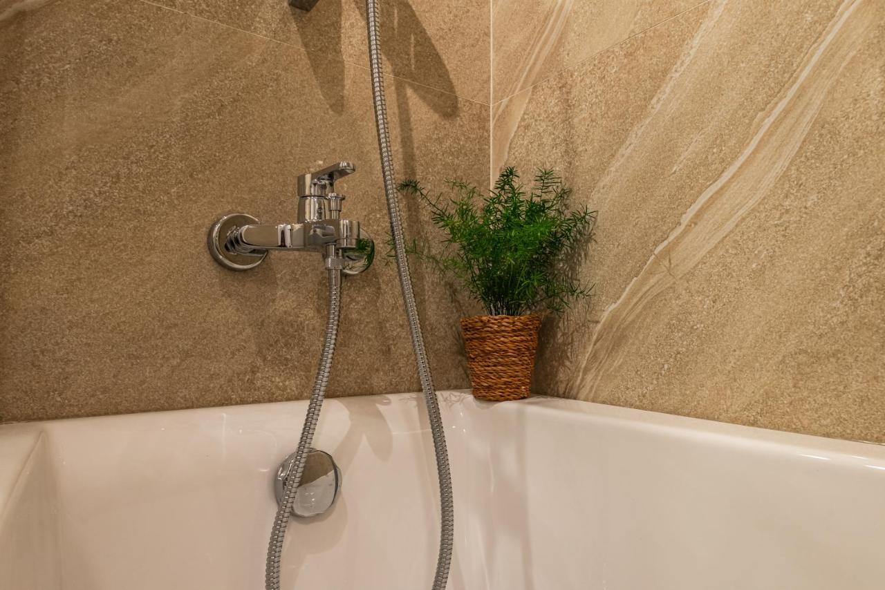 בוקרשט Central Spacious Apartment 506 מראה חיצוני תמונה